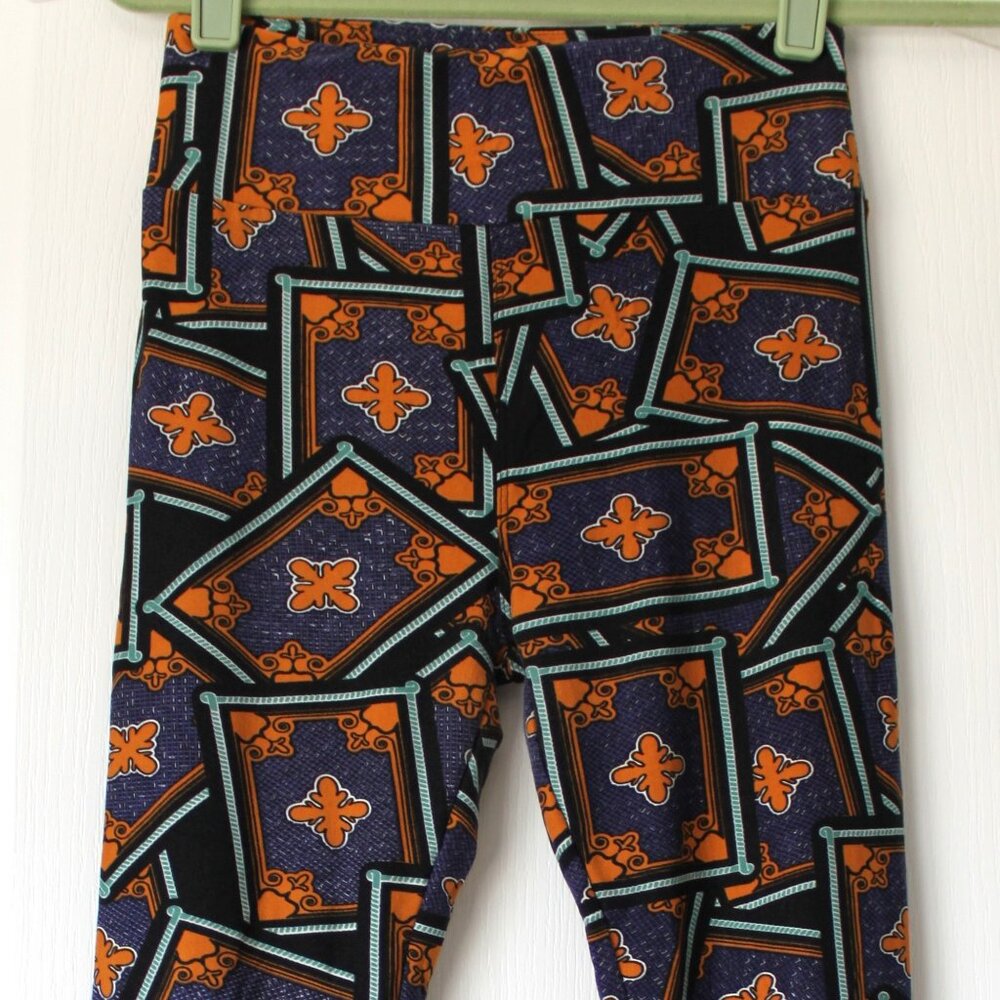 Title: NWOT LuLaRoe OS Leggings - Buttery Soft Geometric Scroll Print